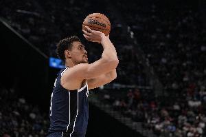 德怀特·鲍威尔退役？播客主持人：消息人士称他们对此毫不知情