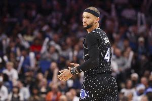 能攻能防！萨格斯13中7&三分8中3拿到20分3板4助2断