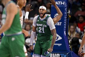 美记：步行者有意加福德 后者可能成为下赛季球队潜在的空接威胁