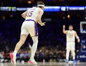 里夫斯：福克斯状态正佳 我们要坚定执行既定防守轮换和战术体系