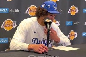 海斯：能多进些三分当然不错！但我更专注于组织+防守来助队取胜