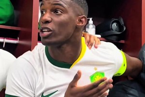 真的要告别中超了！实拍：国安“送别”亚泰时，亚泰球迷众生相