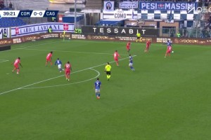 有点辣眼睛！莫拉塔门前射门竟踢空