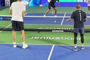 NBA巨星的匹克球首秀！跨界天赋太强！