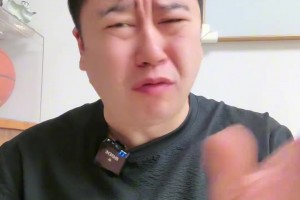 火箭输给马刺 又是破五大阵容 杜兰特 谐波德一定要用对啊...