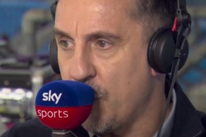 韦格霍斯特进球被判无效后，乌德勒支的队医嘲笑其庆祝动作