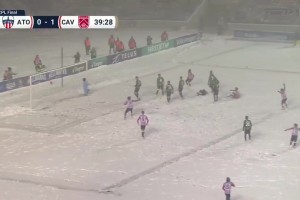 老特拉福德球场一年一度的露营活动，筹款帮助无家可归者