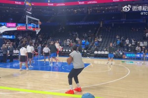 纽约球迷在赛后招募莫兰特去尼克斯，后者回应：不用了！