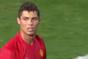 这都能进？若当年C罗这球没有越位，将又是一经典名场面！