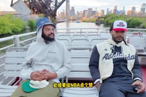 爷青回！德里克·罗斯与诺阿在芝加哥重聚，游艇上开心聊天