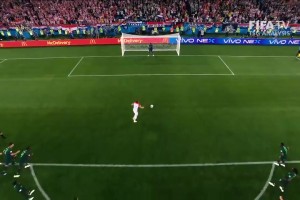 足以写进传记的情节！安哥拉总统赛前亲自赠予梅西纪念奖杯和球衣