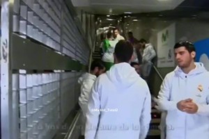 摄像头就在那！C罗问迭戈-洛佩斯：你植了3600根头发是吗？