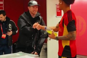 十倍慢镜回看汪士钦鲁莽红牌，他为什么会突然上头？