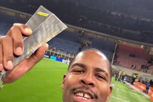 这中文字幕太搞了！名场面：卡拉格故意叫错吉鲁的名字！