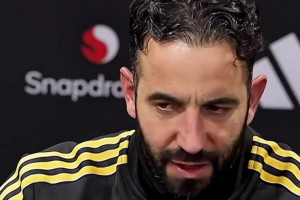 阿莫林：不认同红牌，我希望我的球员也为丢球打架