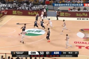 还得是大秋！胡明轩绝妙挡拆助攻胡金秋单手劈扣