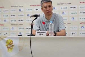 场面太难看！杜锋：看完比赛很难受，这不是中国男篮的真实水平！