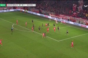 若纳坦-塔禁区内防守手球送点！奎菲尔德点球破门扳回一城！