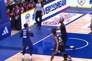 英超名场面：内维尔兄弟同框