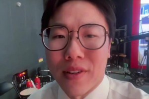 聊本场进攻节奏和出手？老詹：我还在找节奏 这只是我赛季第6场