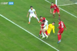 法比奥发飙！法比奥打门制造混乱，随后补射先下一城