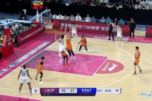 哇偶！！张镇麟快攻接弗格助攻，空接暴扣！来自辽宁老队友的默契