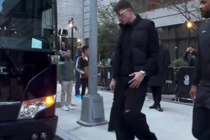 黑色是一种最有态度的颜色，NBA球星穿搭秀吧友们觉得谁最酷？