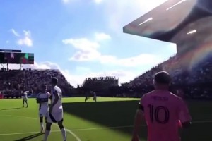 国外博主：看出球视角，裁判毁了梅西复制对阵荷兰的神级助攻