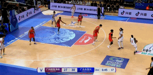 力战旧主！徐昕补防送盖帽随后奋力隔扣不成但造杀伤