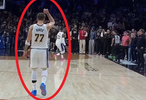 你小子👀詹姆斯成功抢断后东契奇疑似示意再“铁血”一个